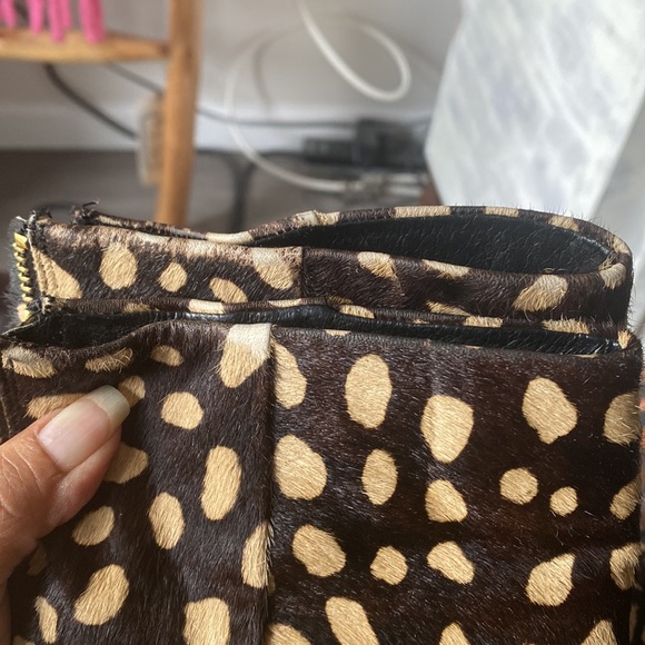 Vince Camuto - Picture 11 of 12